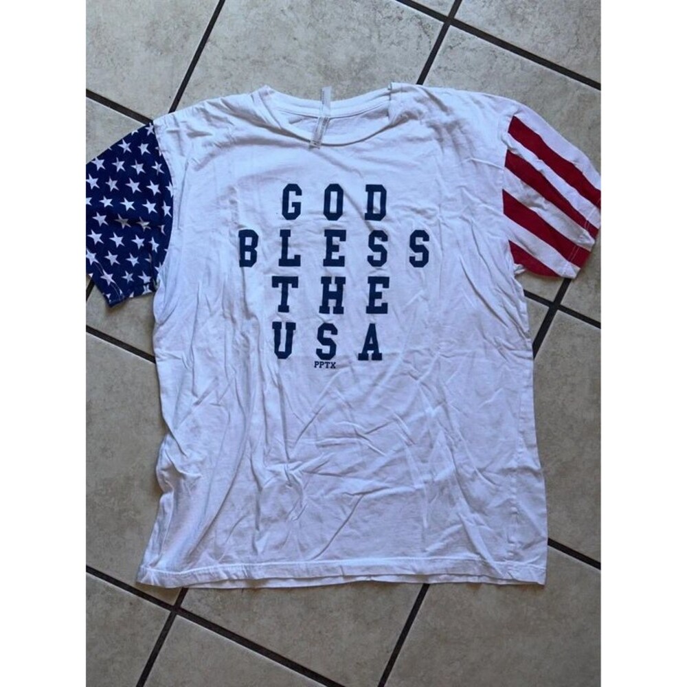 Women’s God Bless the USA Shirt Size Large